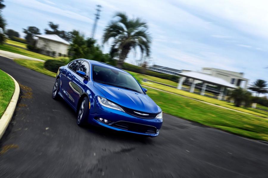  Chrysler 200 2015 года  (фото 105 из 207)